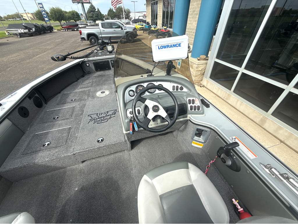 2006 Lund 1900 Pro-V SE - Image 16
