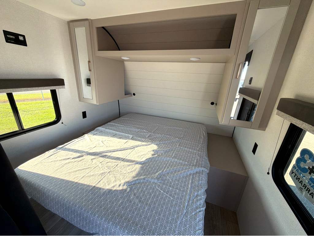 2027 Jayco Jay Flight SLX 210QB - Image 25