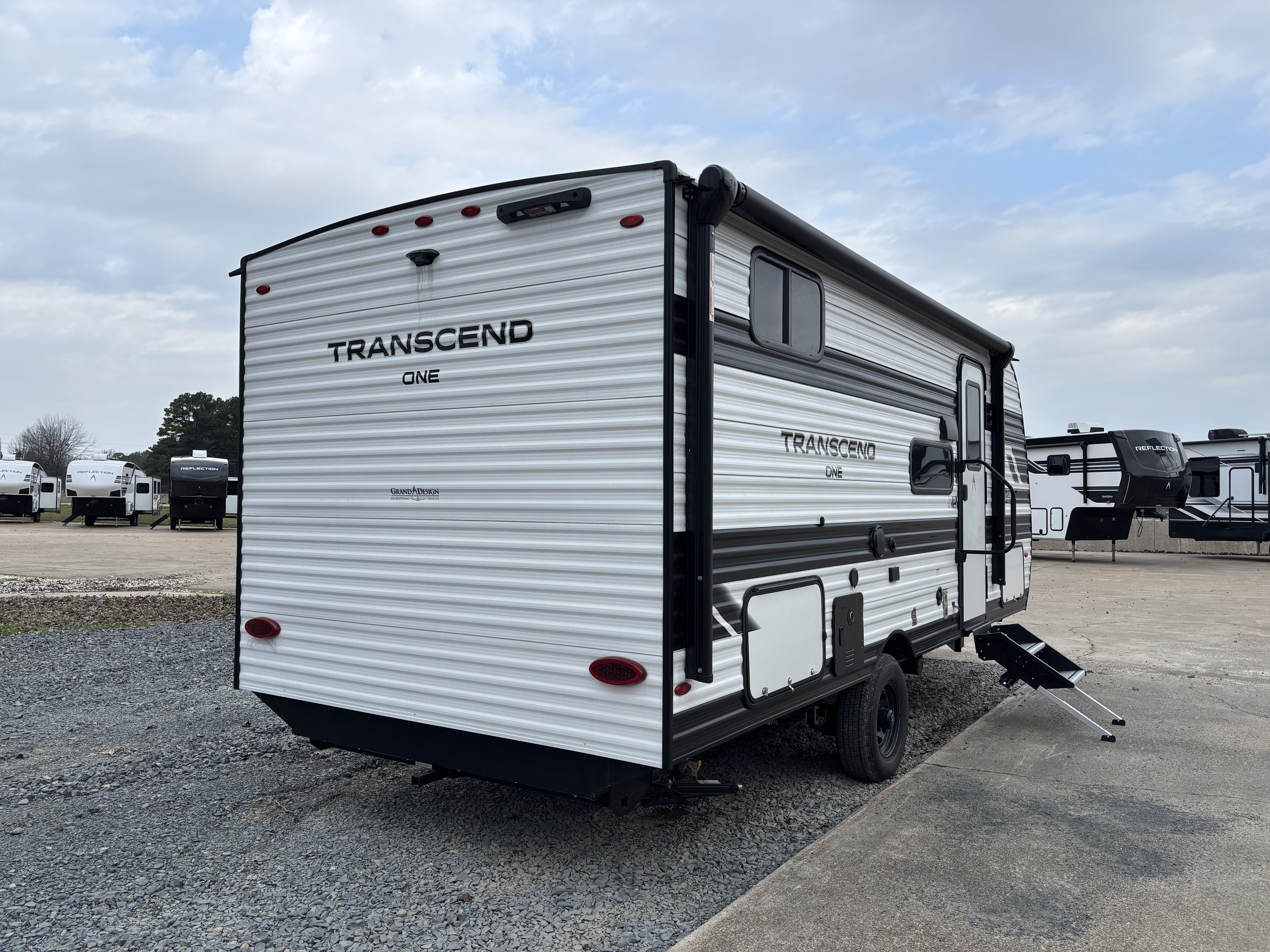 2026 Grand Design Transcend ONE 161DB - Image 8