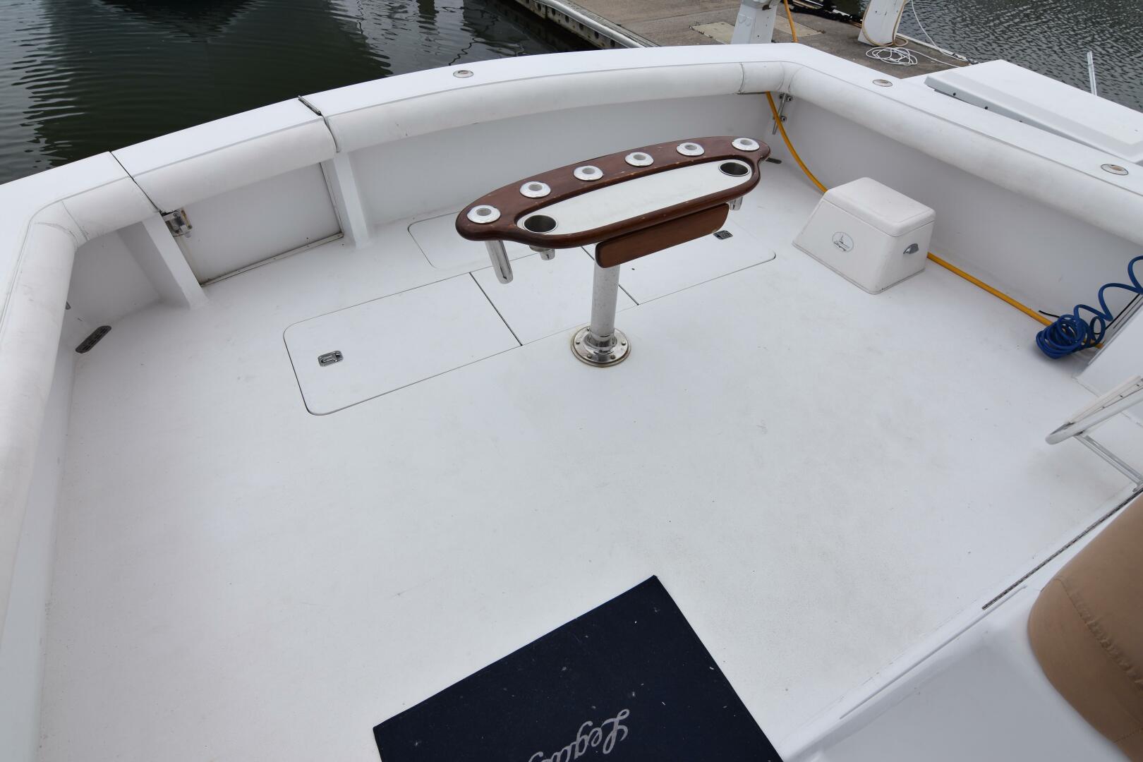 1999 Viking 58 Convertible - Image 10