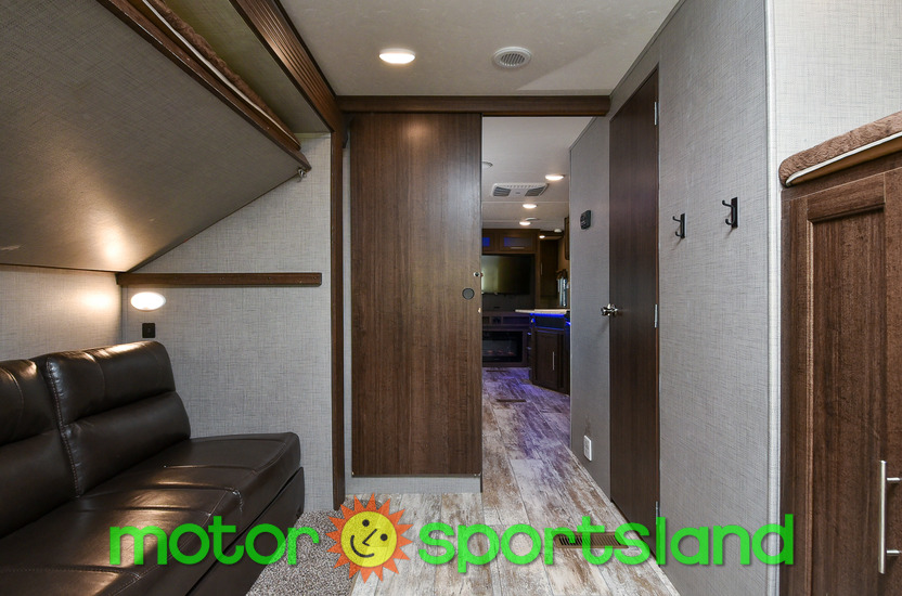 2018 CrossRoads Zinger ZR328SB - Image 23