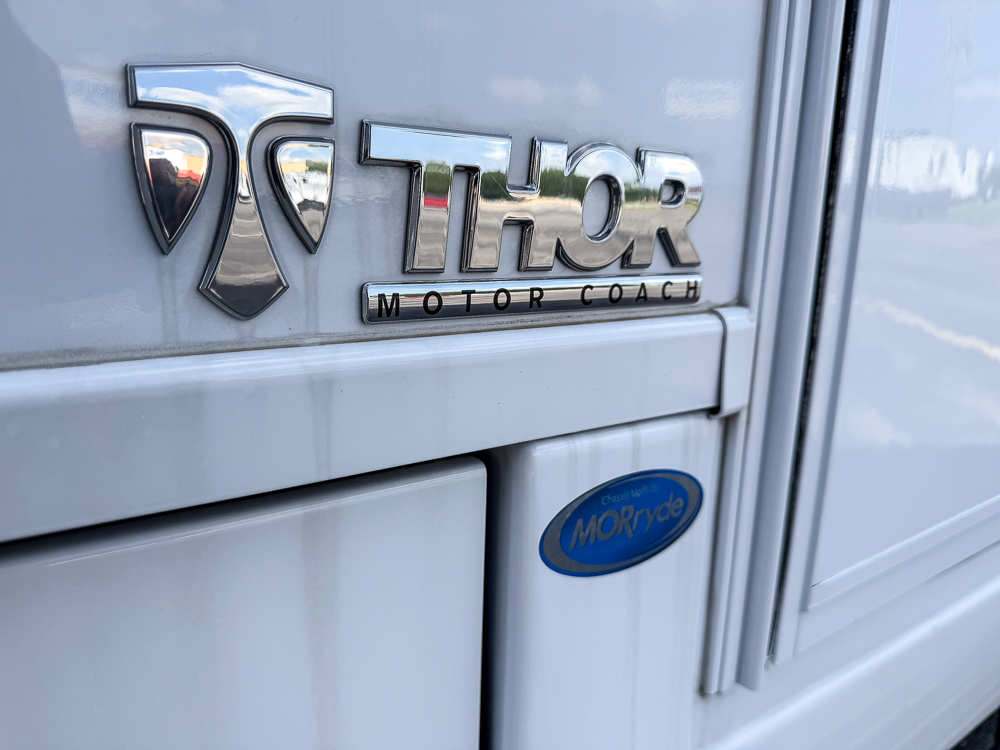 2025 THOR MOTORCOACH 24TT - Image 17