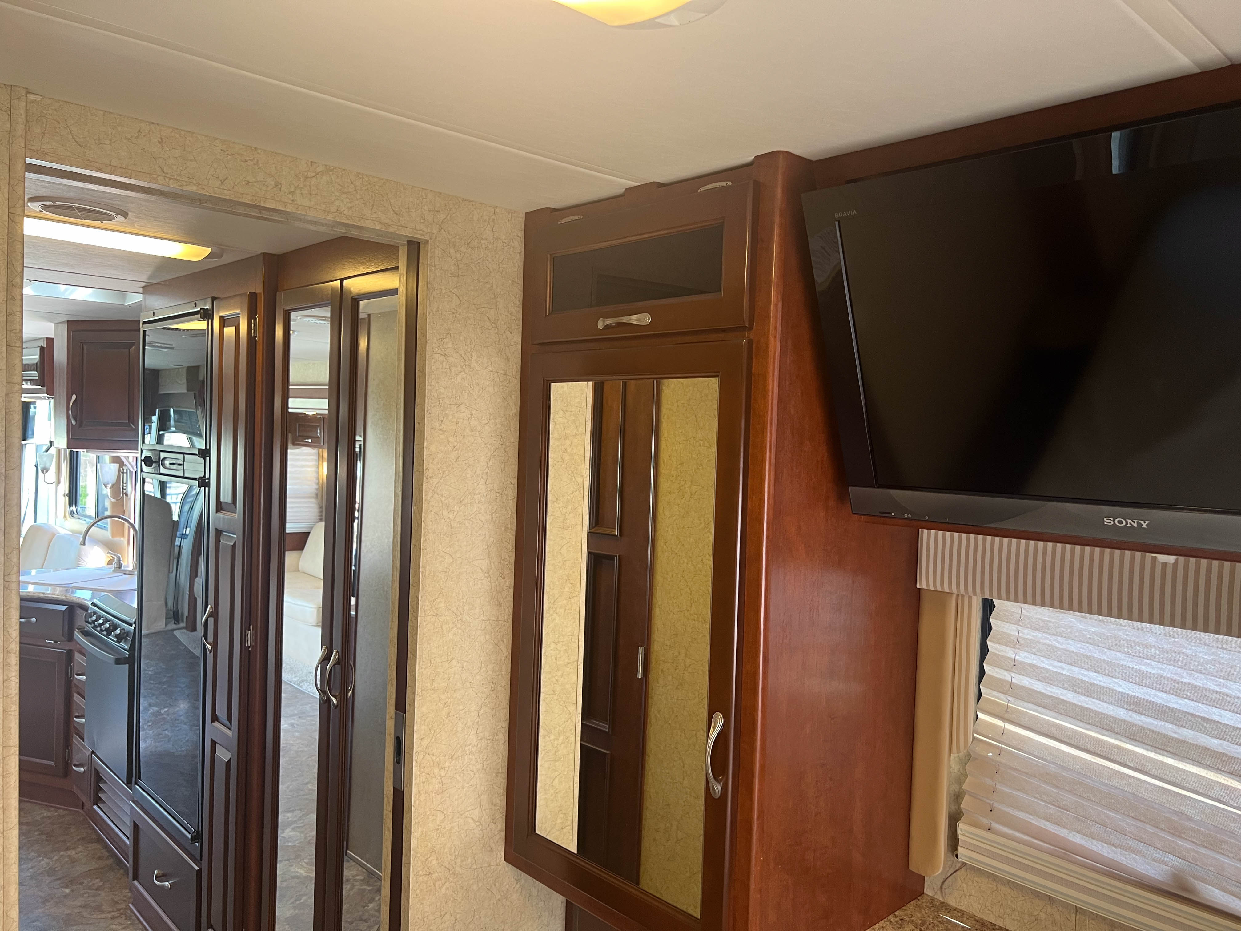 2011 NEWMAR BAYSTAR 3302 - Image 33