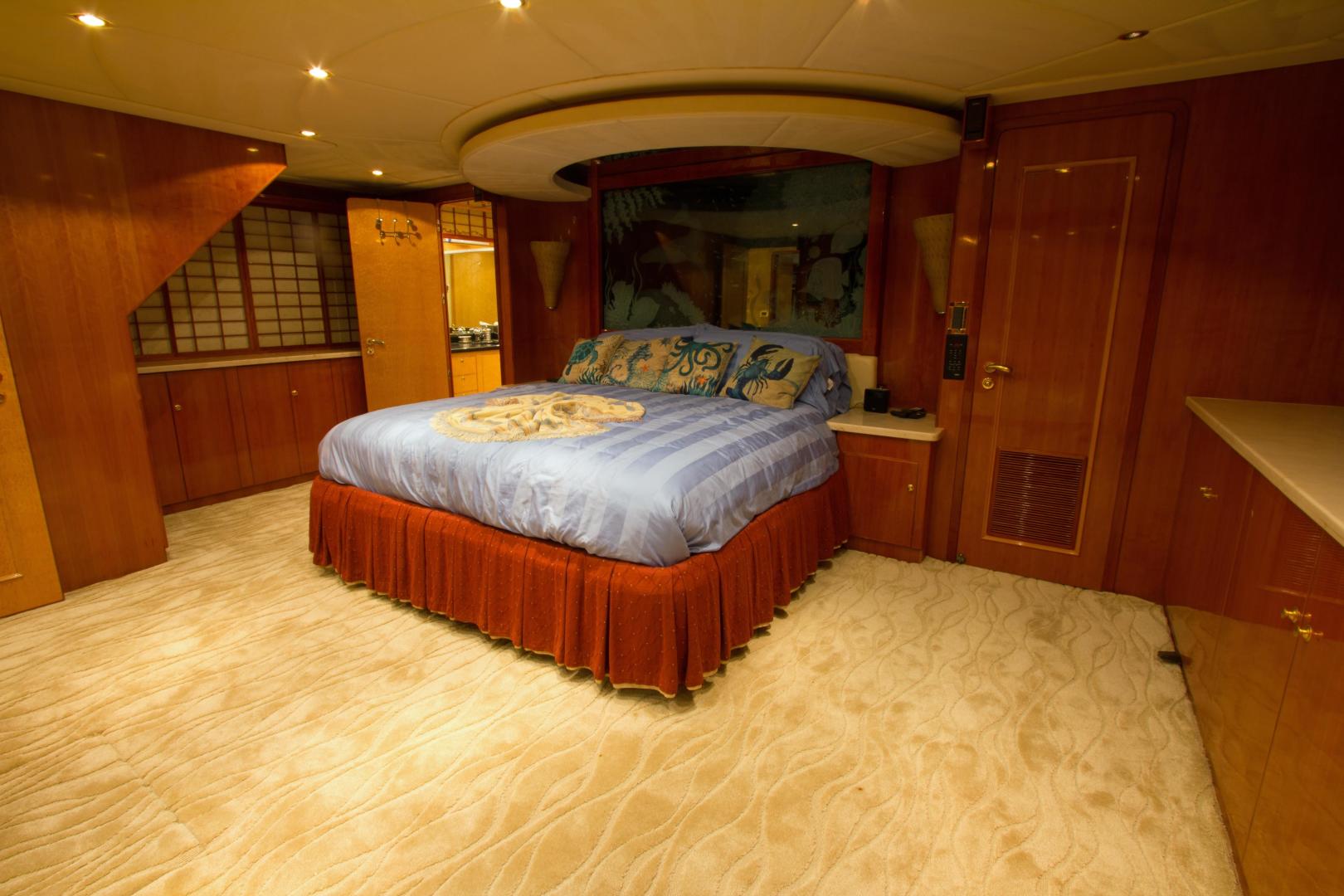 2002 President 100 Motor Yacht - Image 17