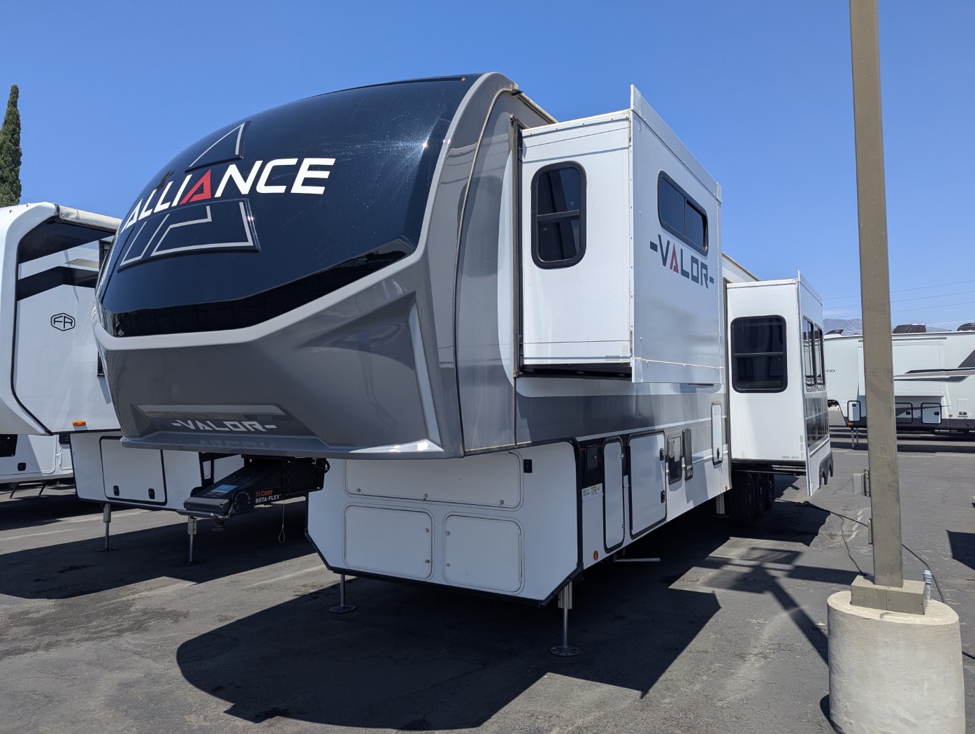 2024 Alliance RV Valor 44V14 - Image 3