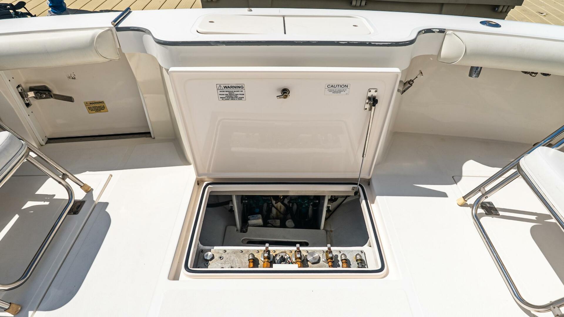 2008 Cabo 38 Express - Image 6