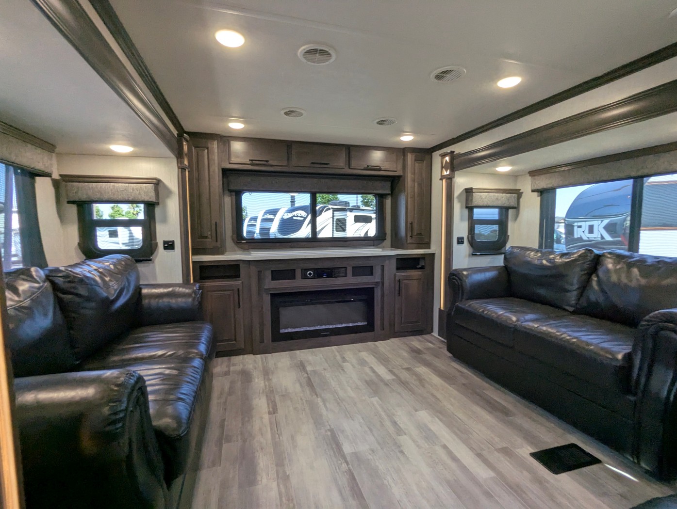 2020 Heartland Bighorn BH 3985 RRD - Image 26