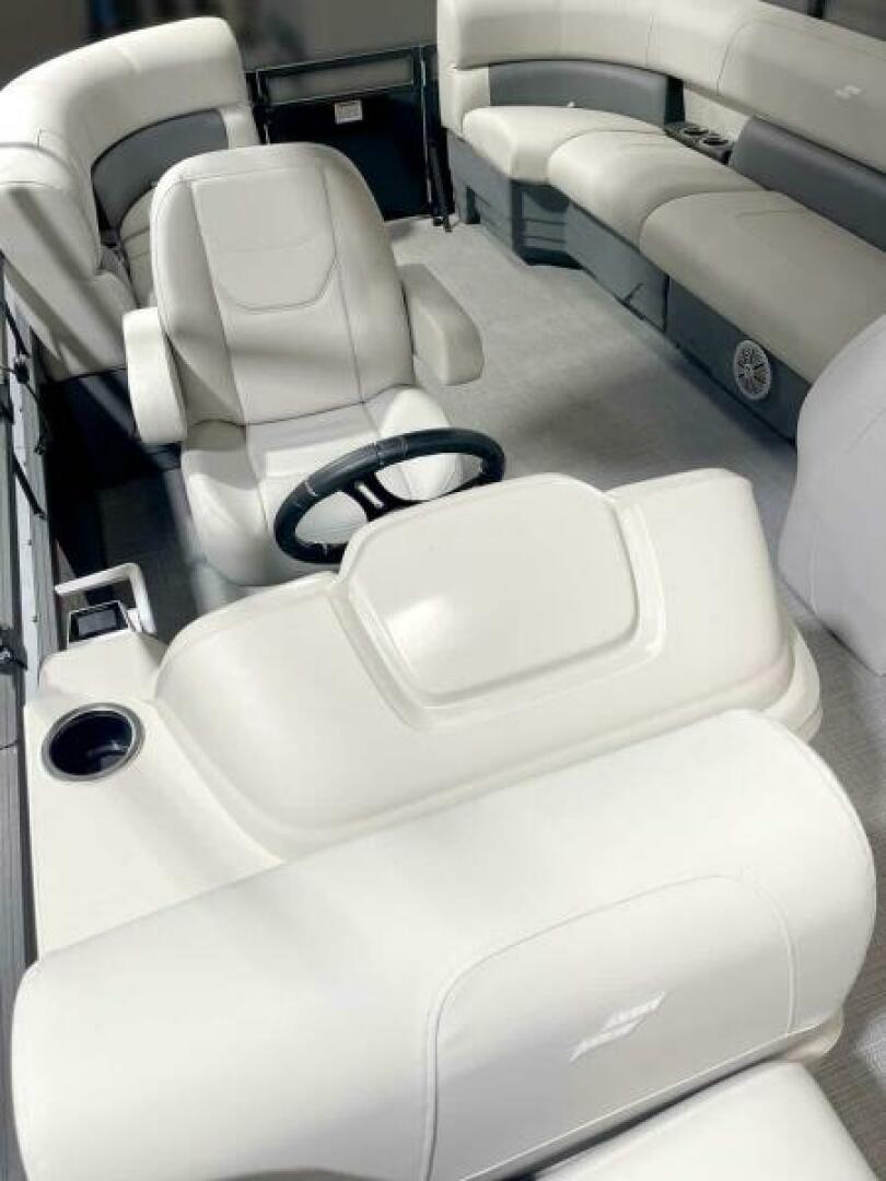 2024 Vision WX Tritoon - Image 351