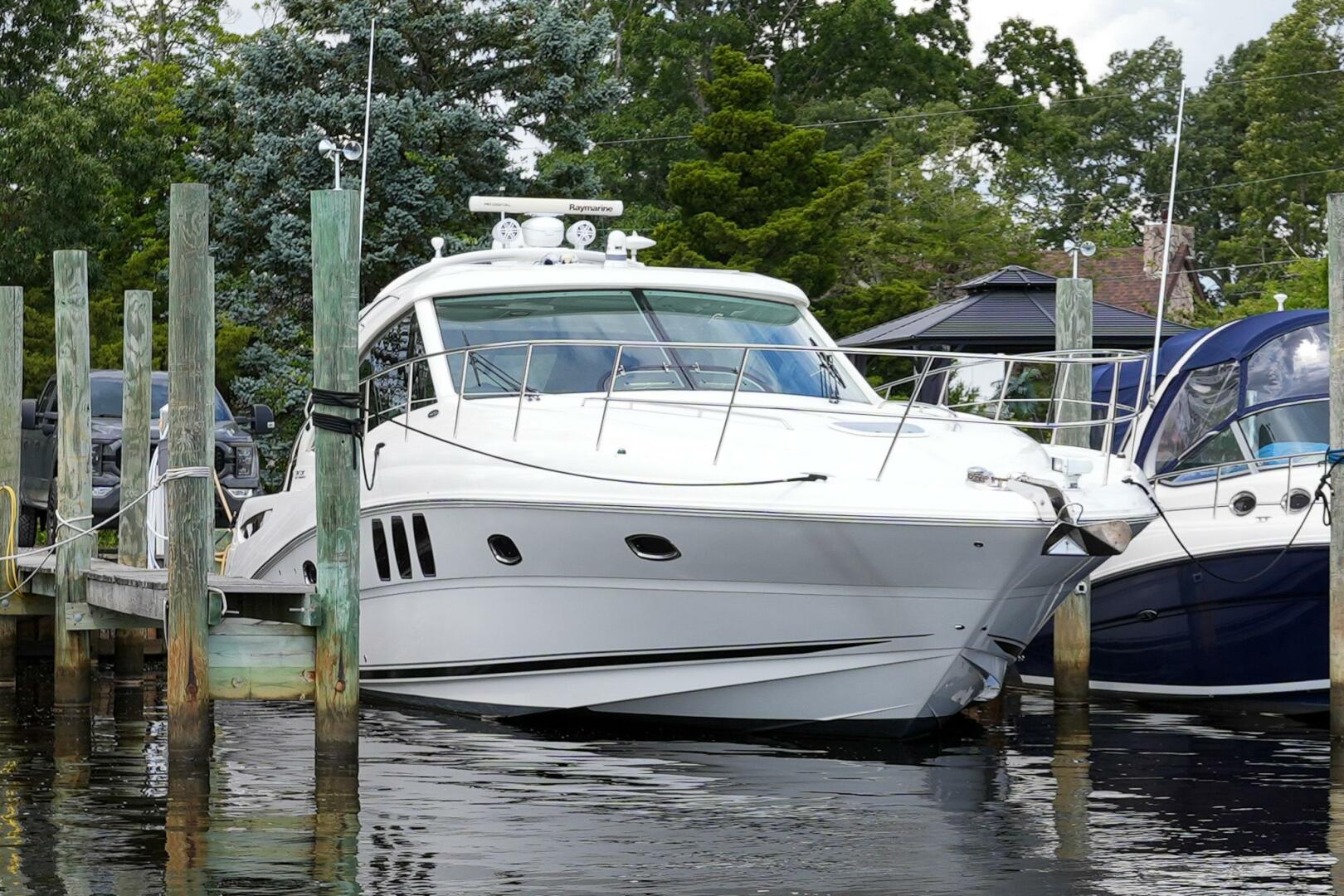2010 Sea Ray 500 Sundancer - Image 1