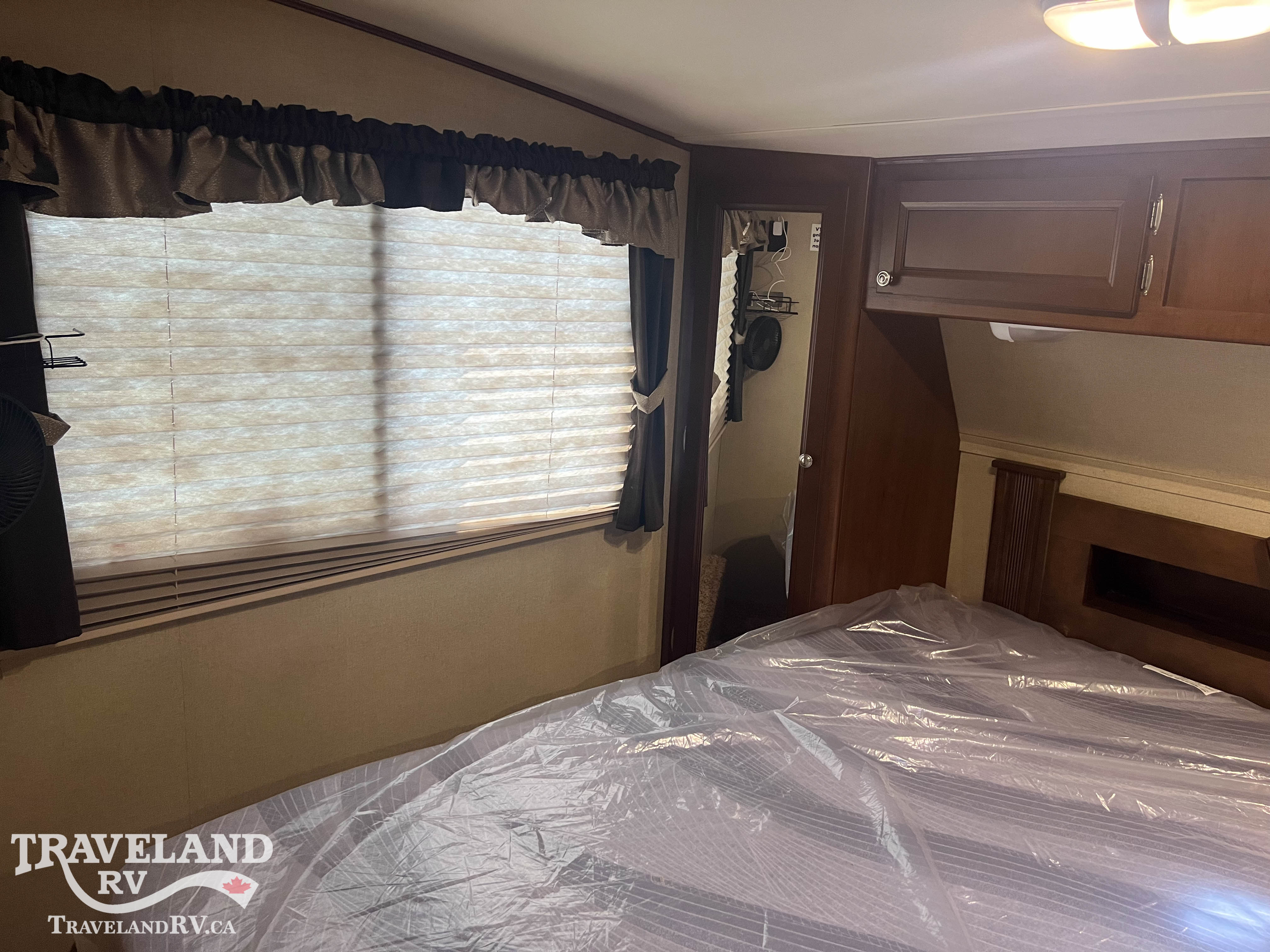 2014 Dutchmen Denali 2625RL Trail Edition - Image 28