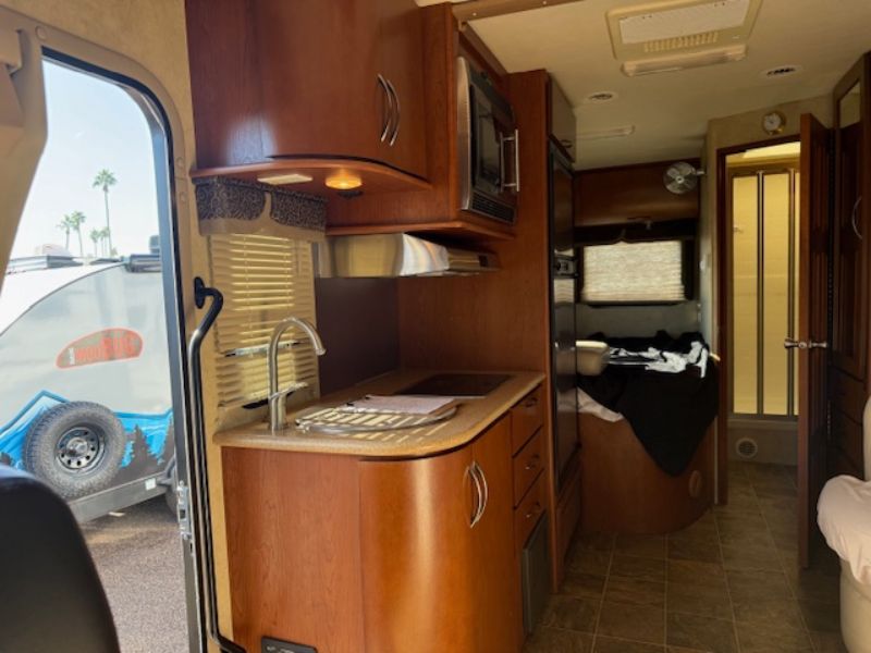 2013 Thor Motor Coach Siesta Sprinter 24SA - Image 7