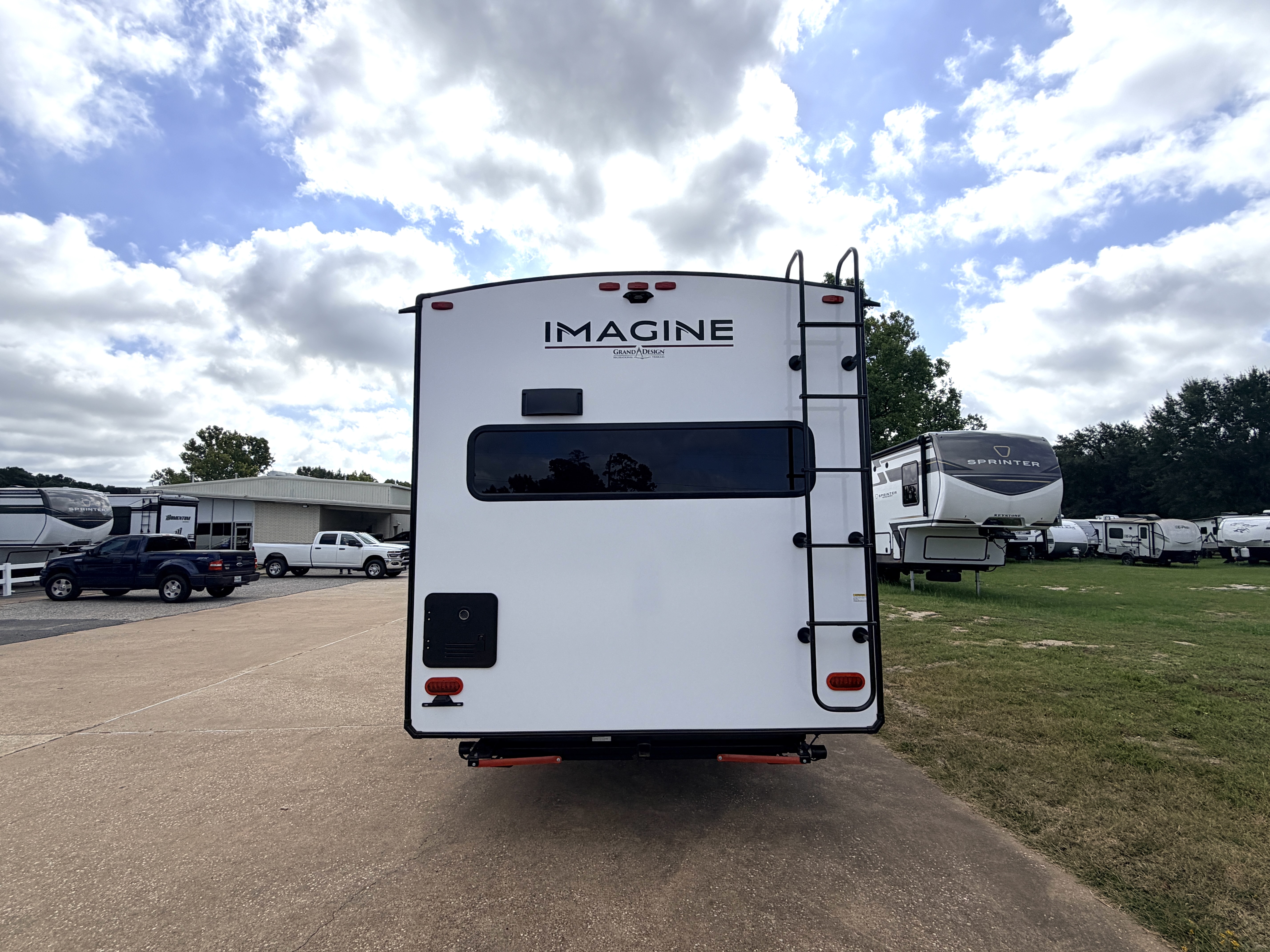 2027 Grand Design Imagine 2700BS - Image 6