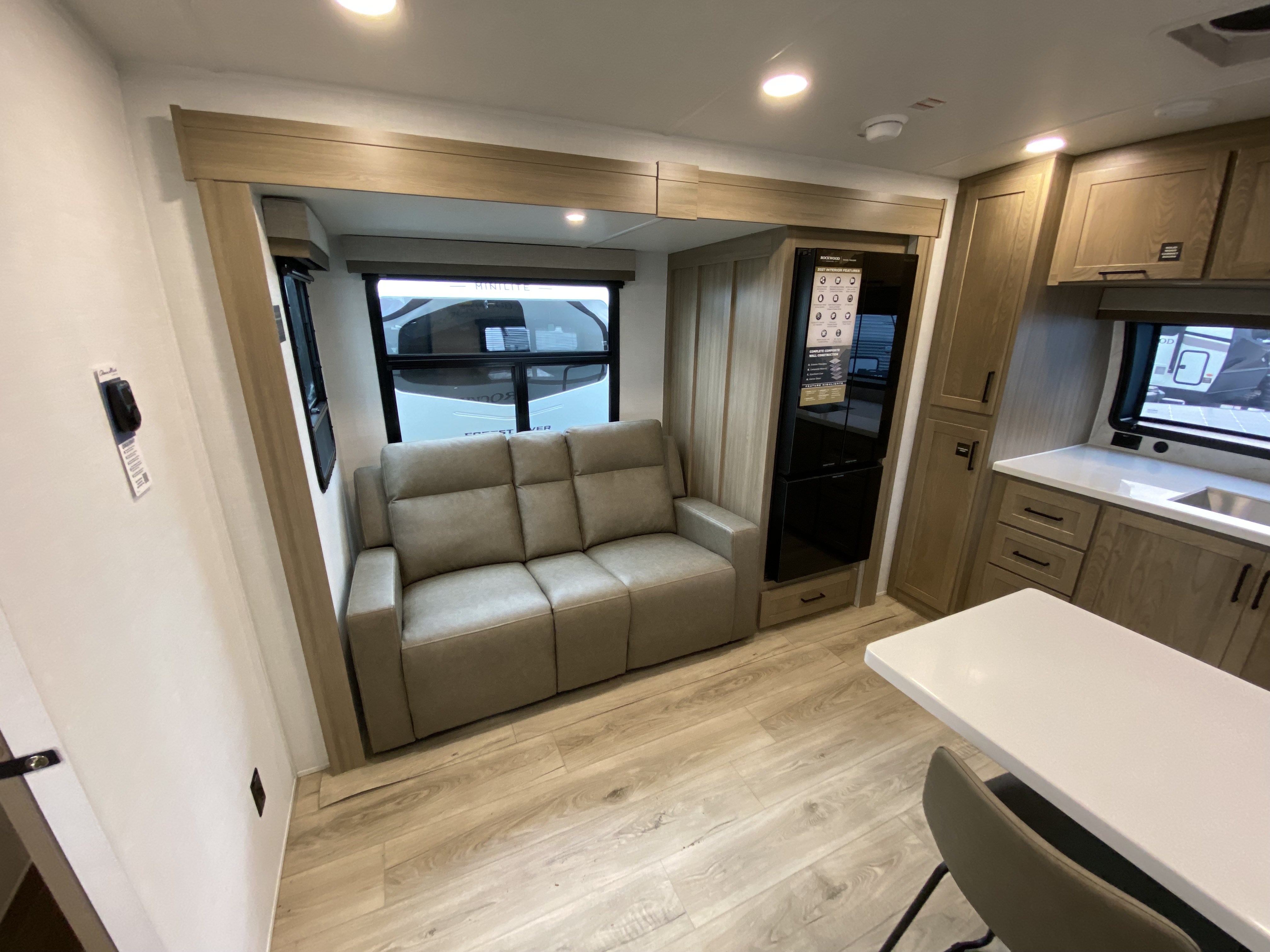 2027 Forest River Rockwood Ultra Lite 2623MBR - Image 9