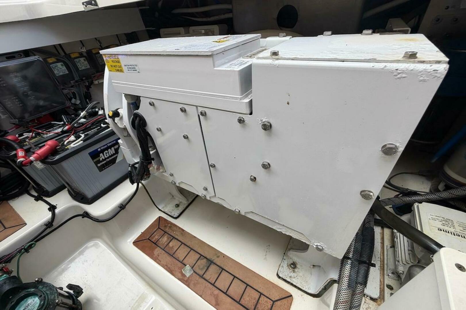 2021 Boston Whaler 405 Conquest - Image 45