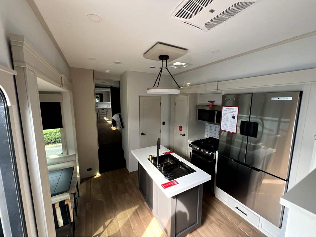 2026 GRAND DESIGN SOLITUDE 380FL - Image 10