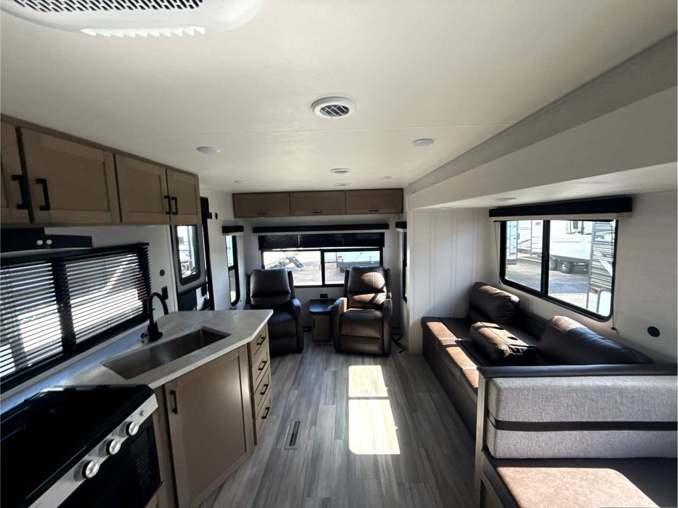 2027 HEARTLAND PROWLER 2601RLS - Image 12
