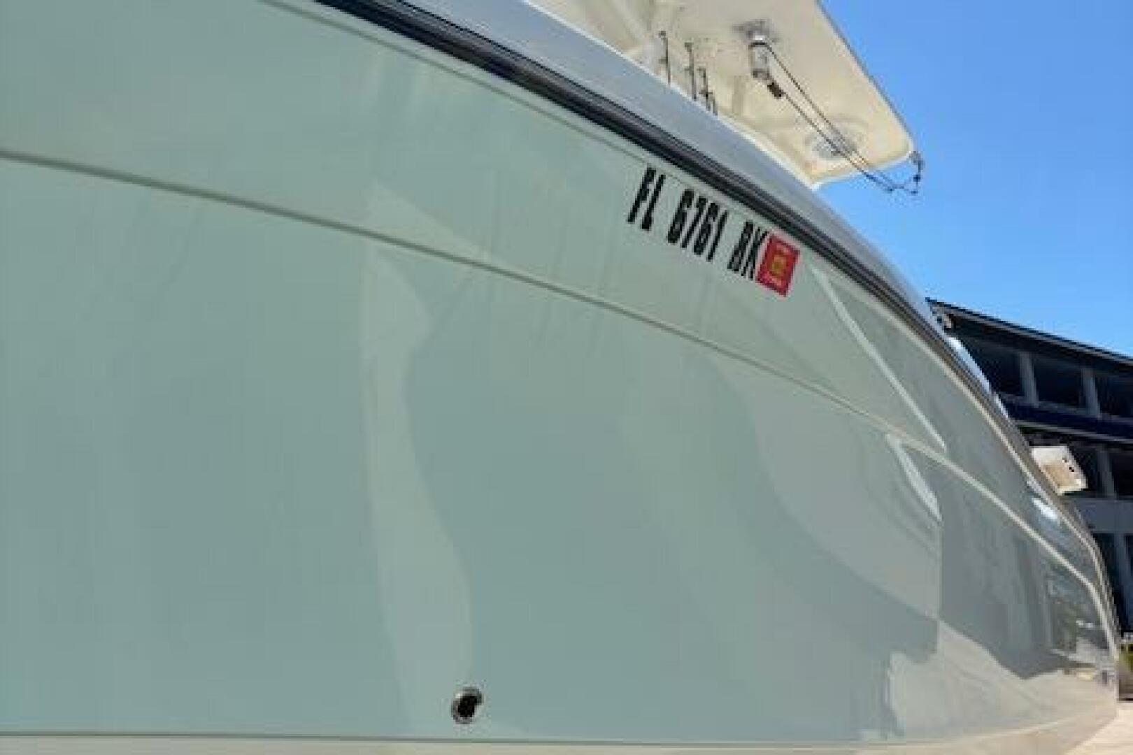 2018 Century 2600 Center Console - Image 25