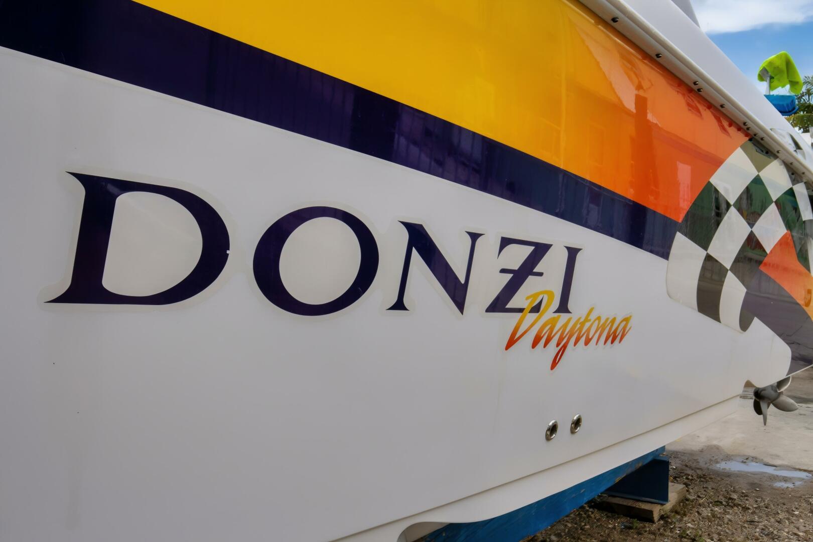2005 Donzi 35 ZF Open - Image 2