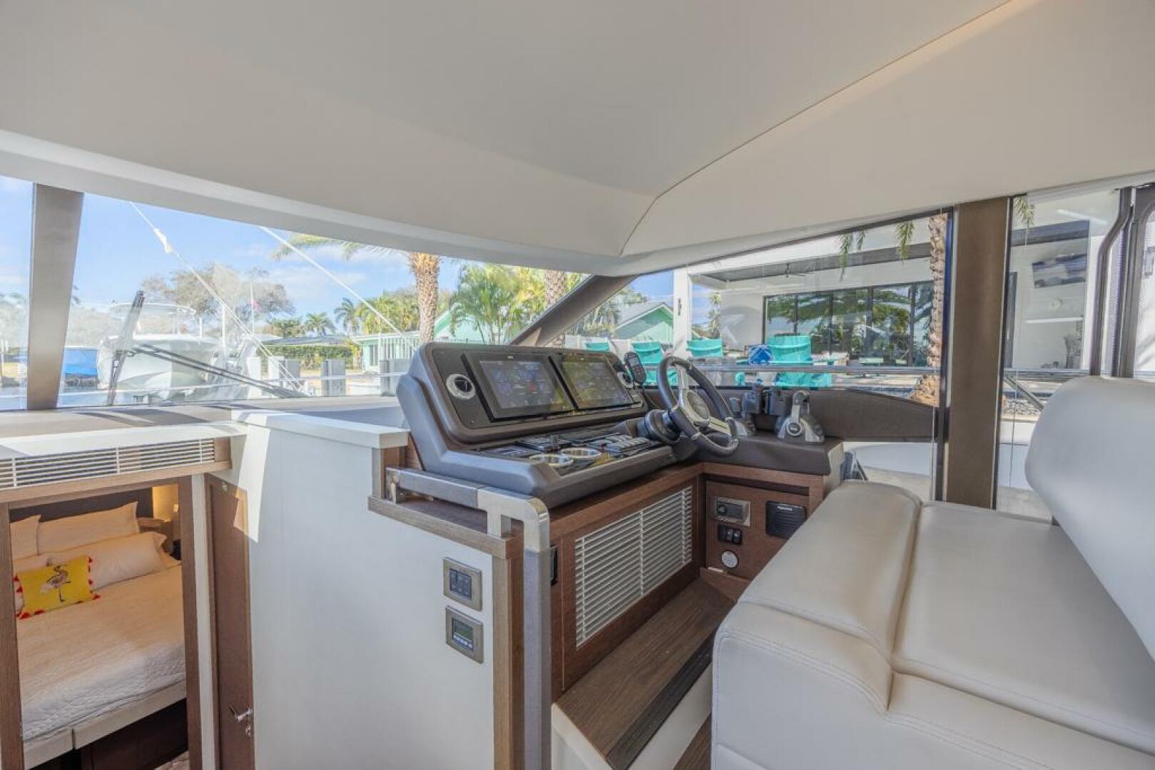 2021 Prestige 520 Flybridge - Image 32