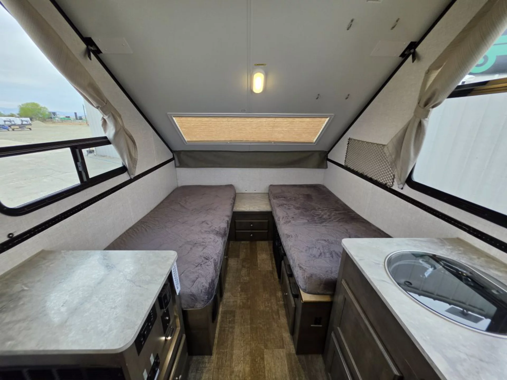 2021 FOREST RIVER ROCKWOOD HARD SIDE A213HW - Image 8
