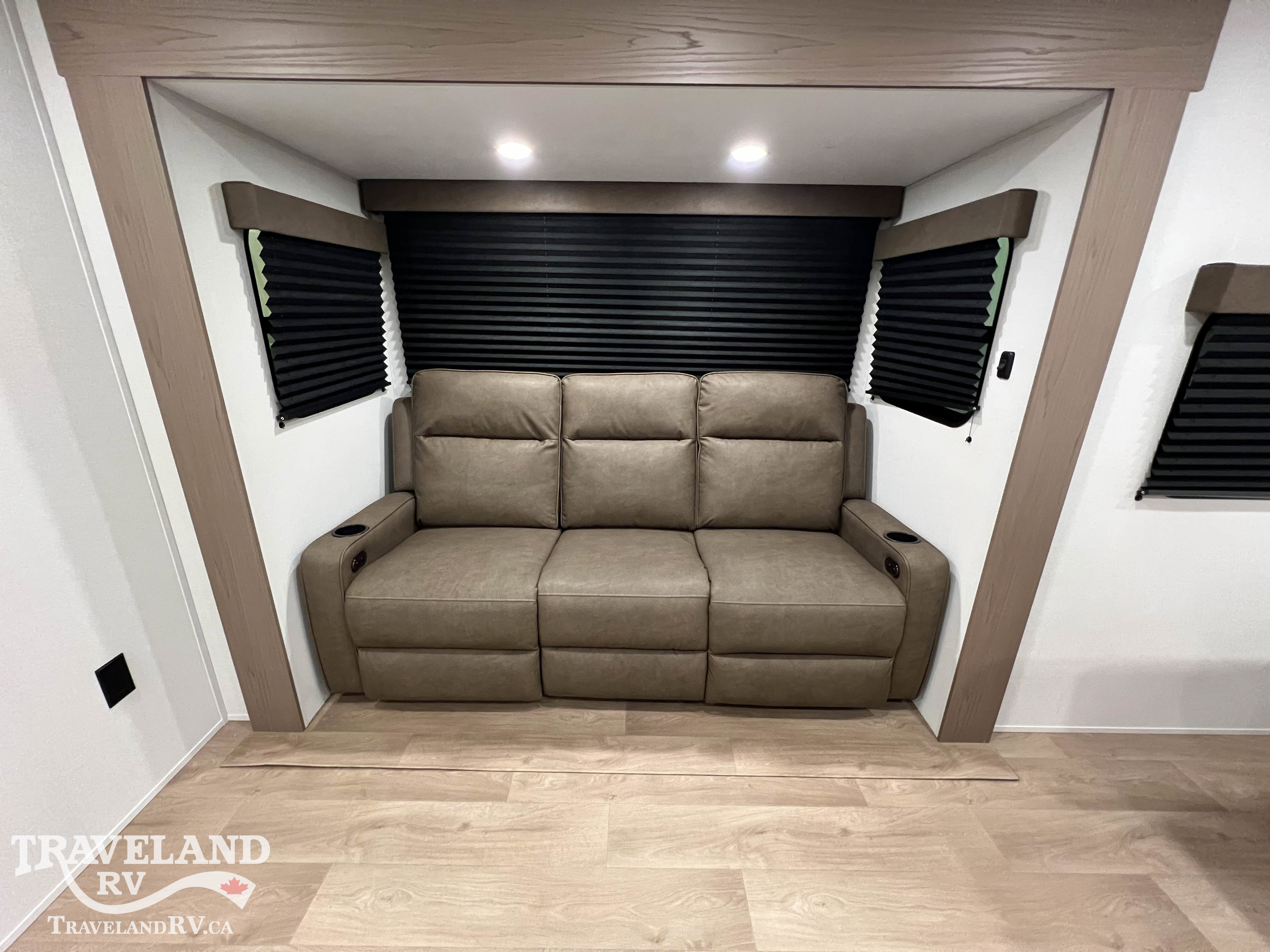 2026 Grand Design Transcend XPLOR 20MKX - Image 16