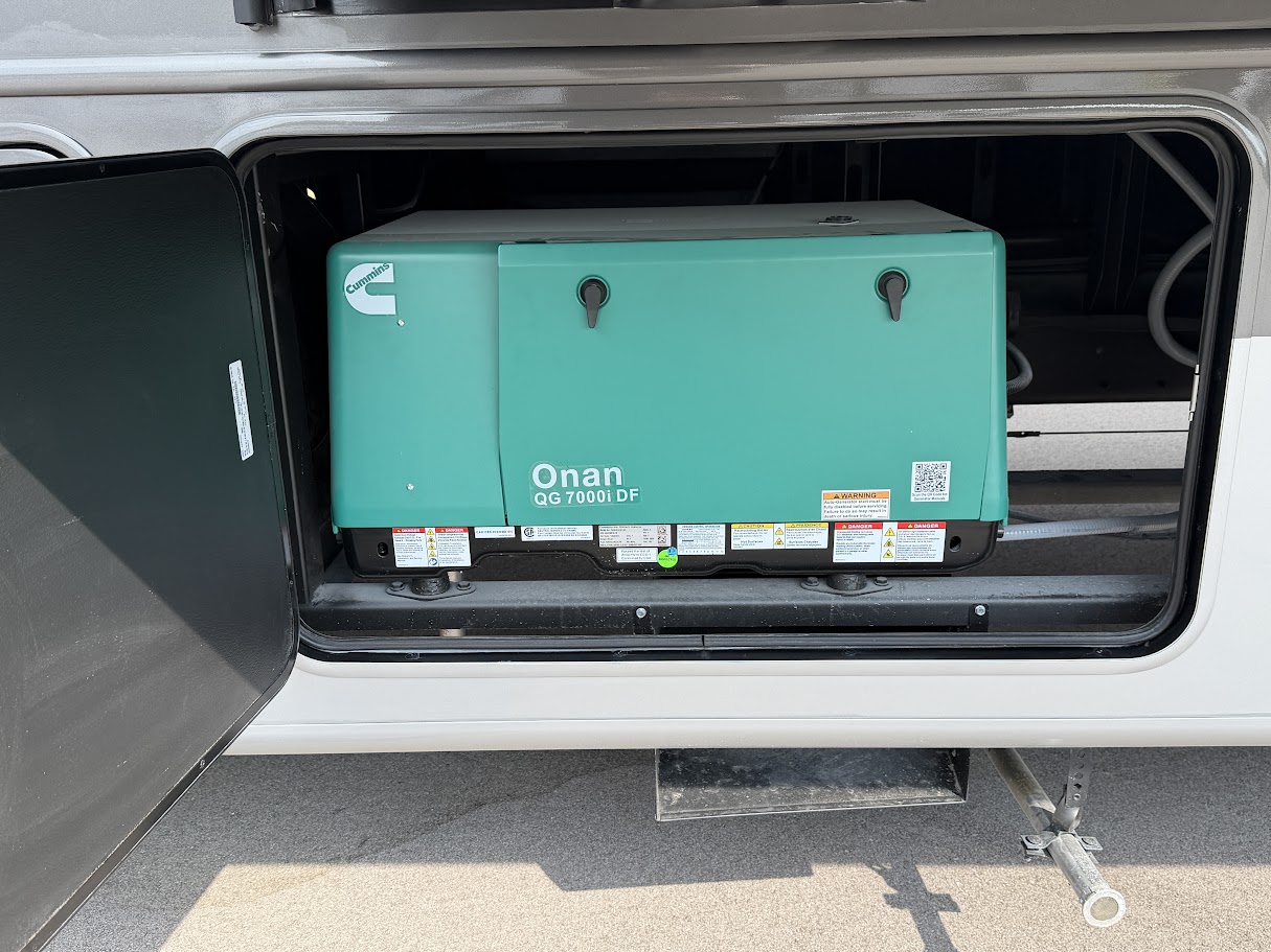 2027 JAYCO PRECEPT 36C - Image 4