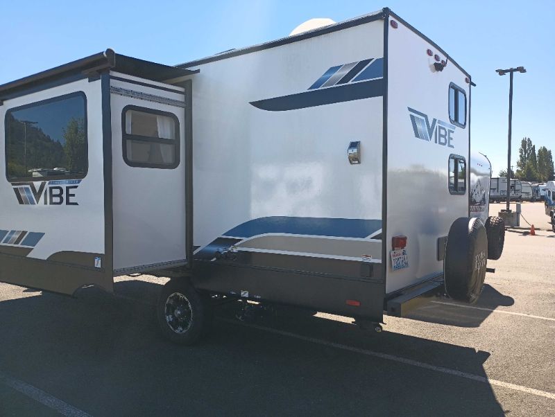 2023 Forest River Vibe West 18DB - Image 2