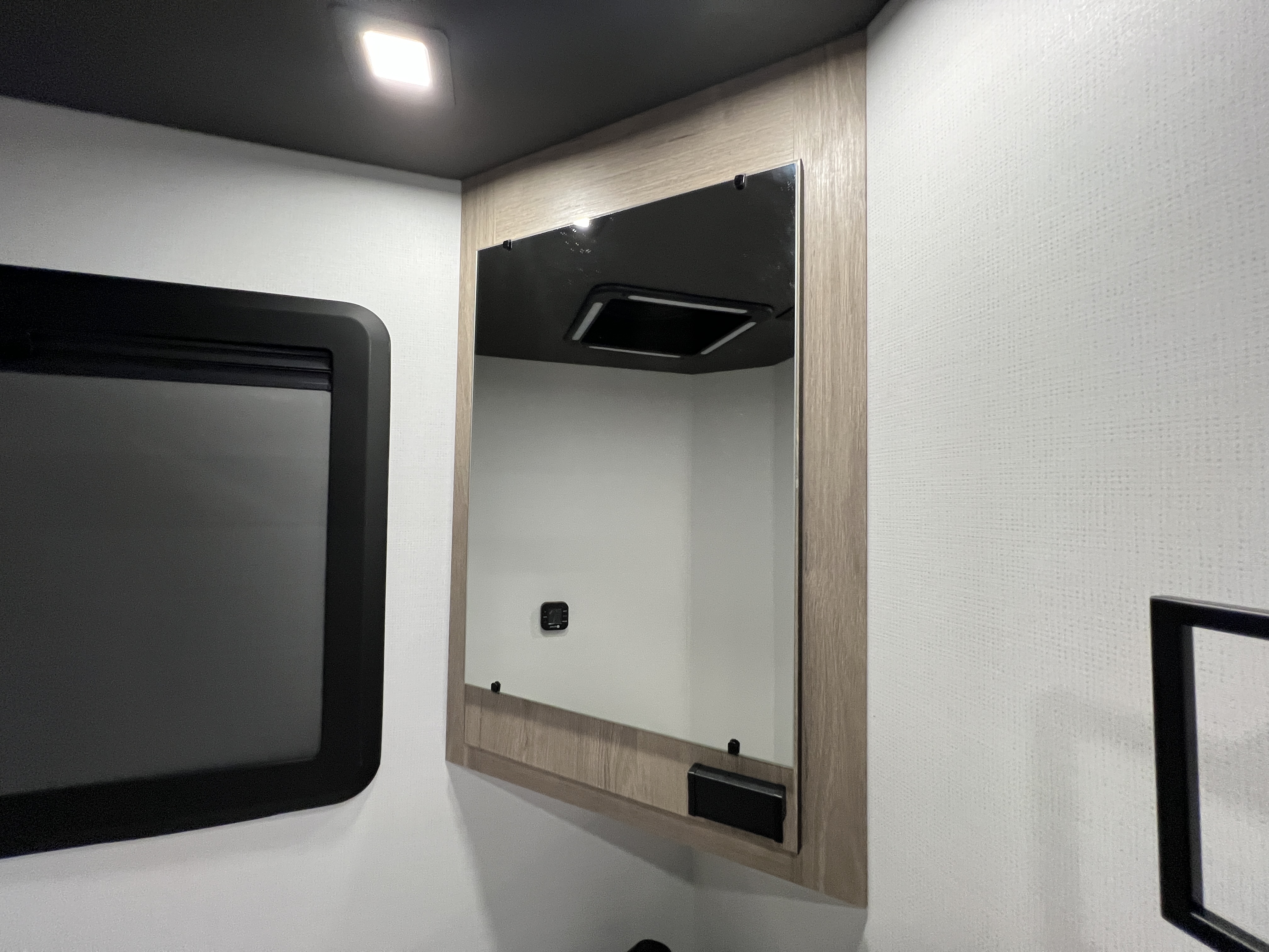 2027 Grand Design LINEAGE SERIES E 30DC - Image 37