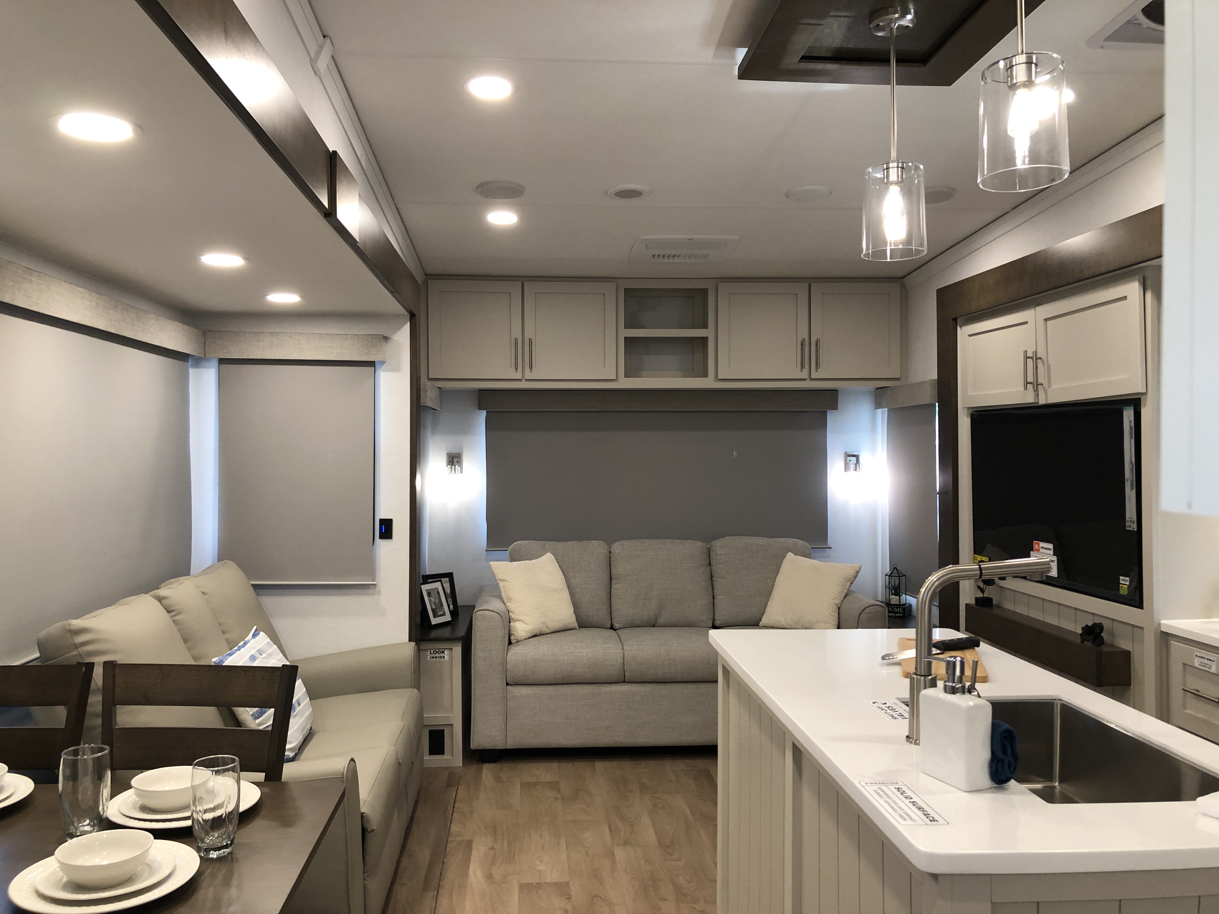 2027 Alliance Avenue All-Access 39MBR - Image 12