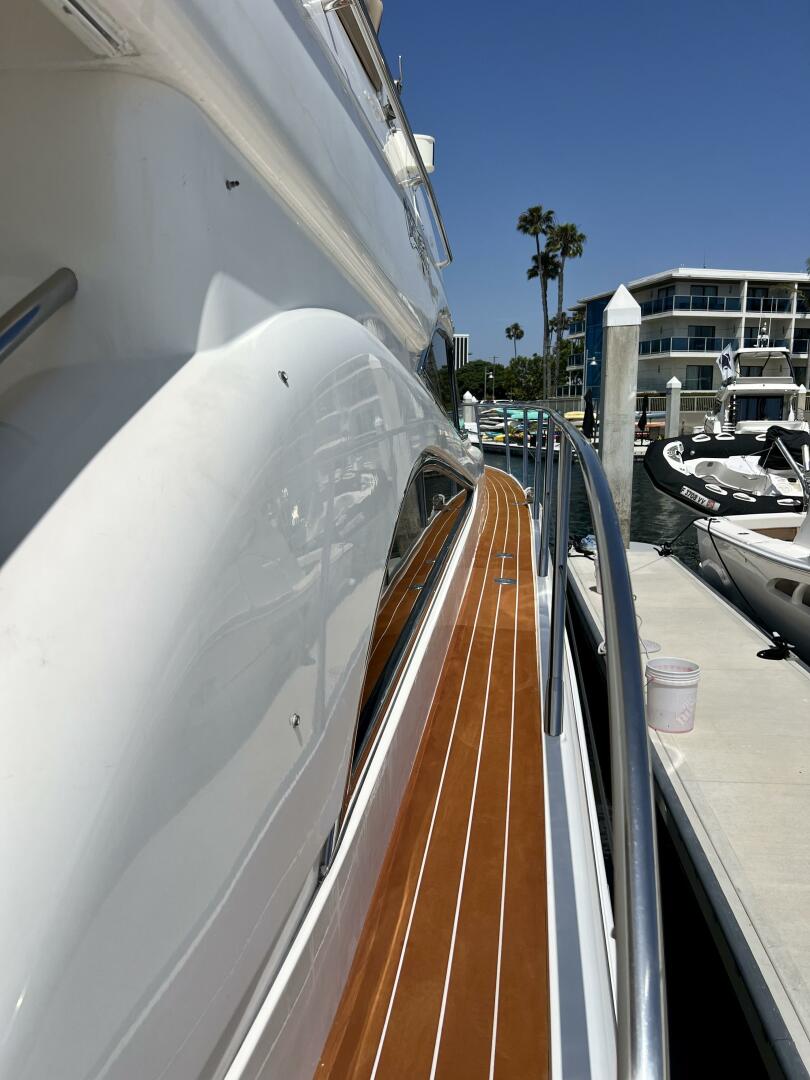 2000 Viking Princess 52 Flybridge - Image 20