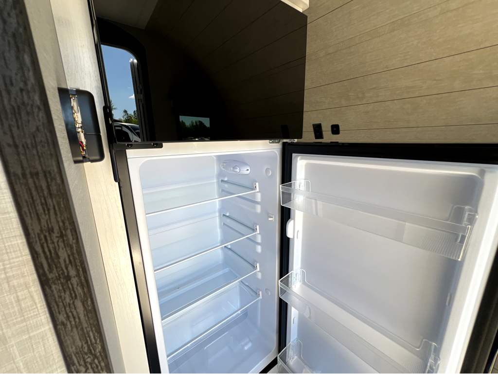 2026 VENTURE RV SIENNA 140VFD - Image 12