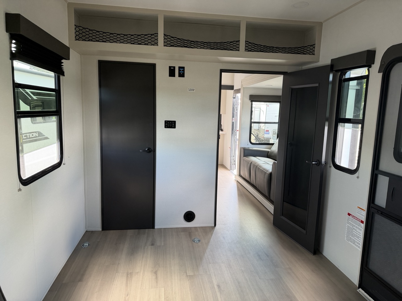 2026 Grand Design Momentum G-Class 31G - Image 11