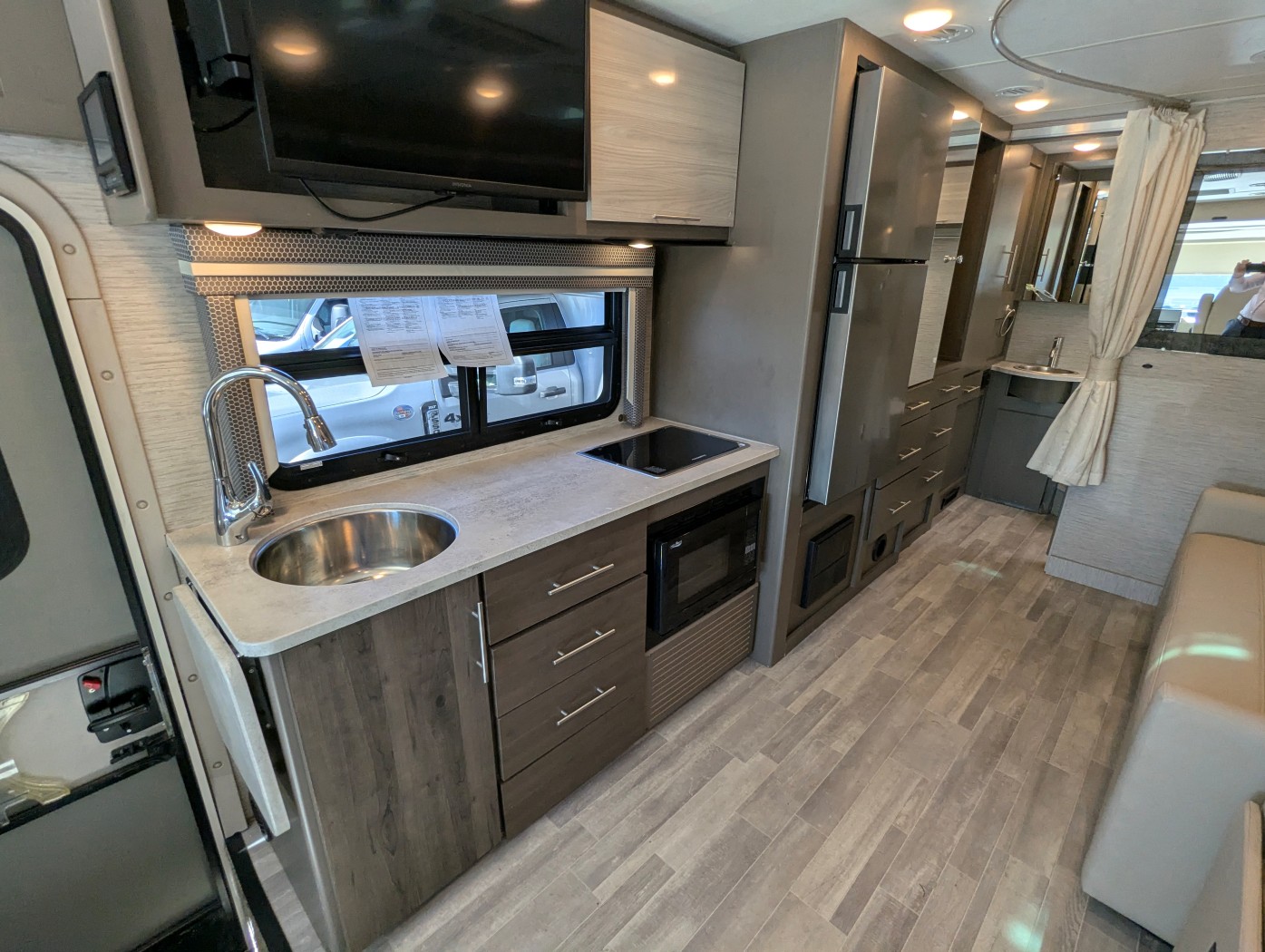 2023 Thor Motor Coach Axis 24.4 - Image 18