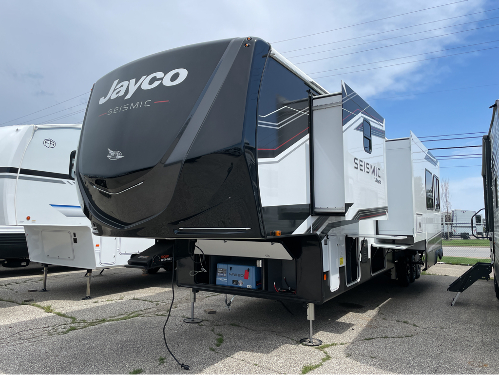 2026 Jayco Seismic 413 - Image 5