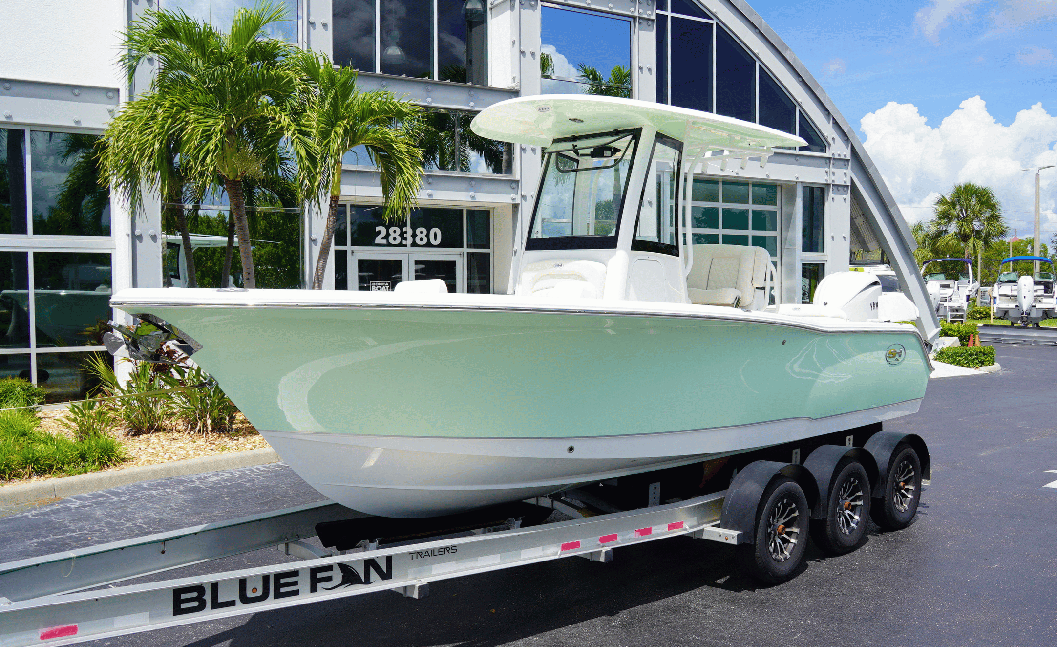 2027 SEA HUNT ULTRA 245SE - Image 3