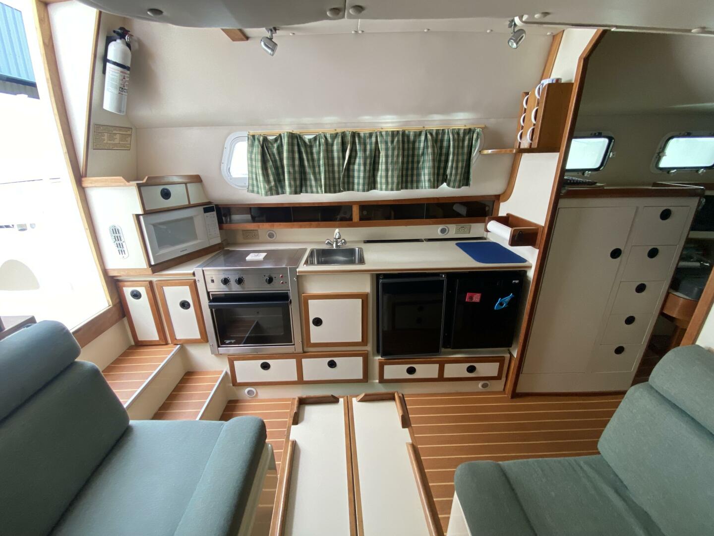 2001 Albin 32 + 2 Command Bridge - Image 13