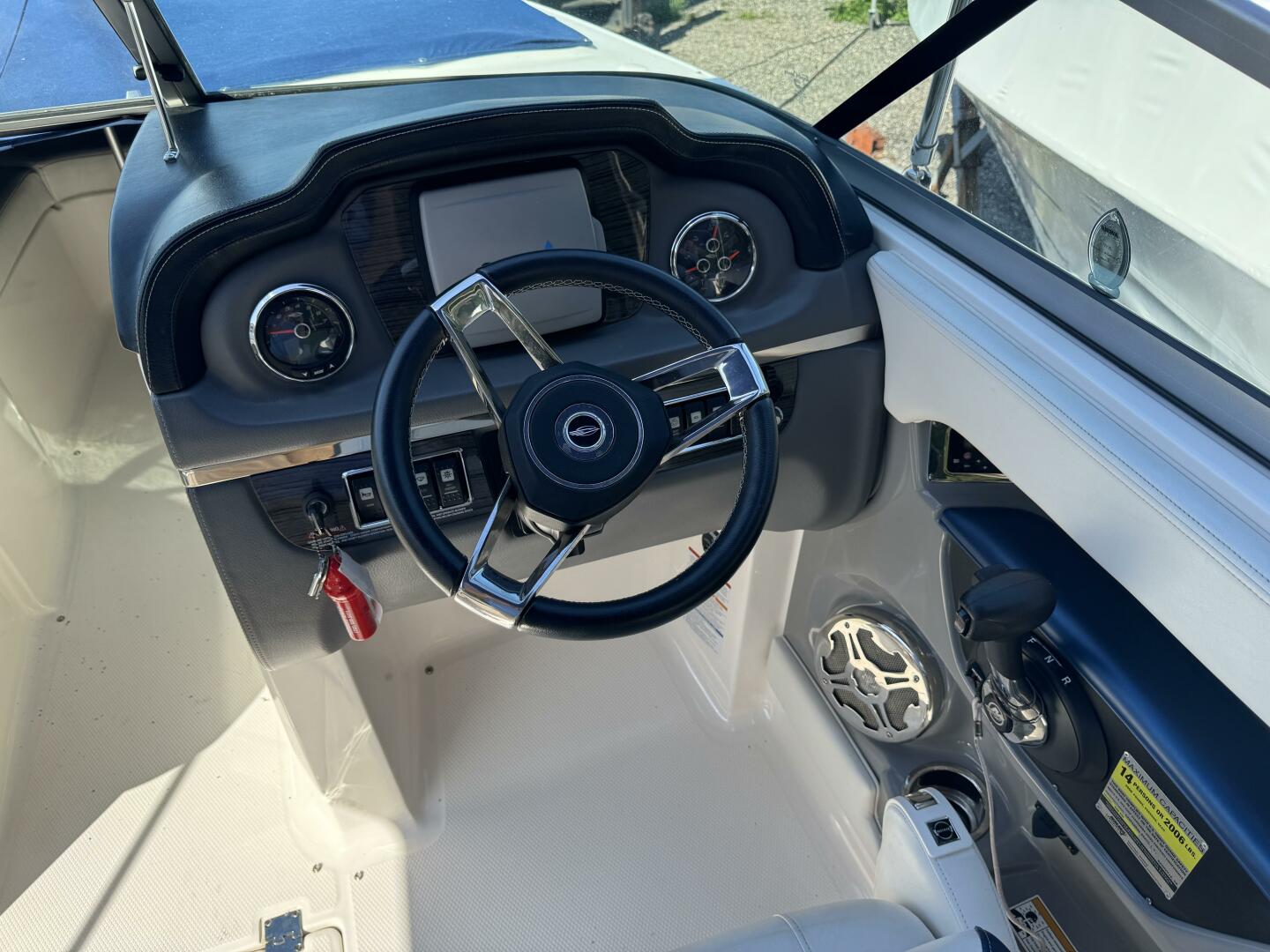 2014 Chaparral 246 SSI - Image 10