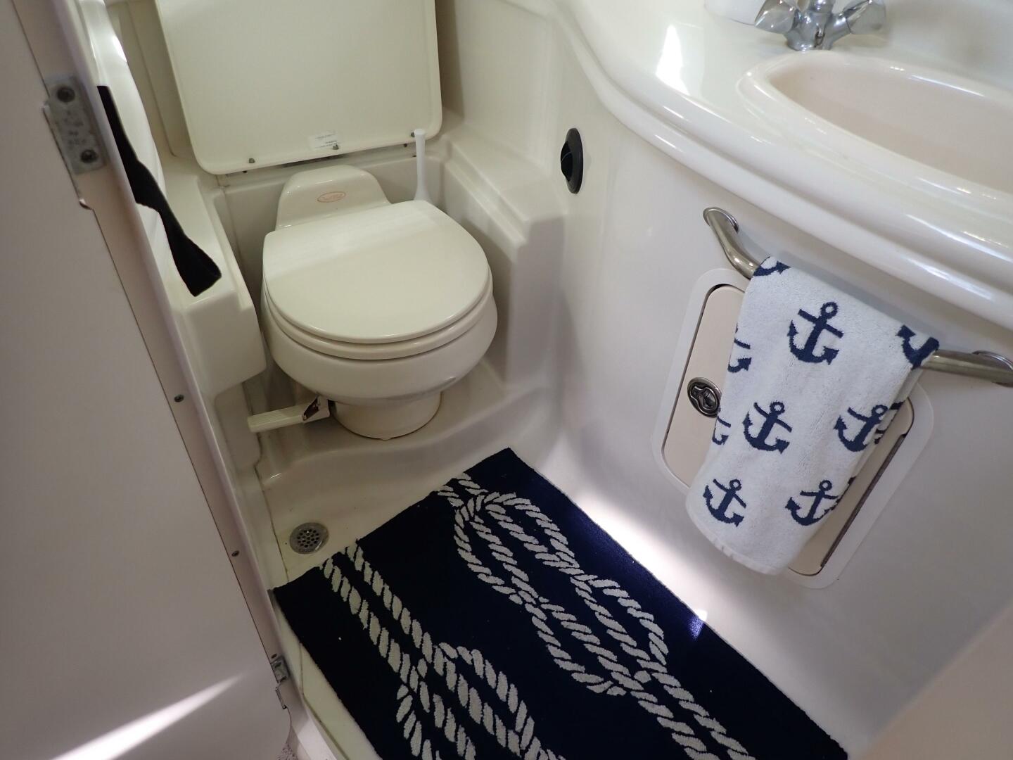 2006 Sea Ray 340 Sundancer - Image 27