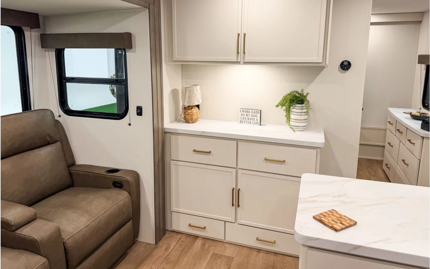 2027 Grand Design TRANSCEND 345DQT - Image 12