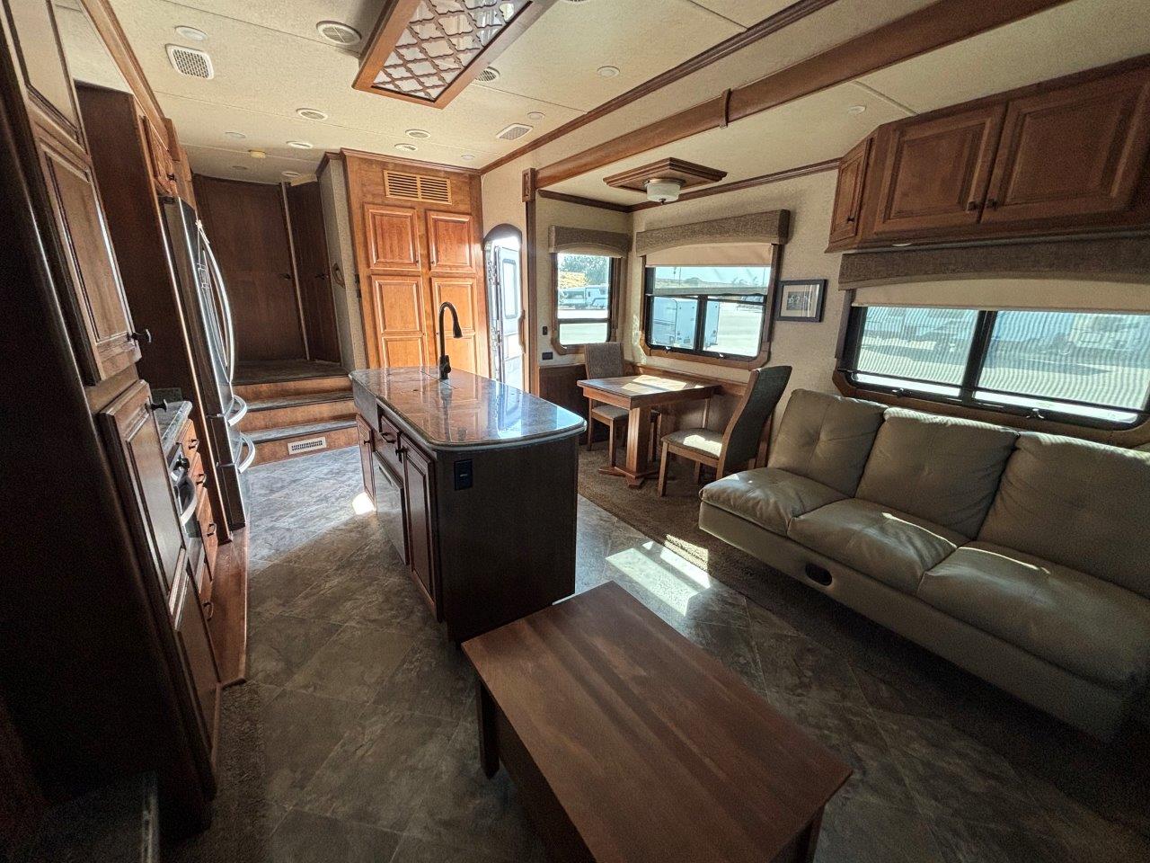 2018 Heartland Landmark 365 LM Oshkosh - Image 7
