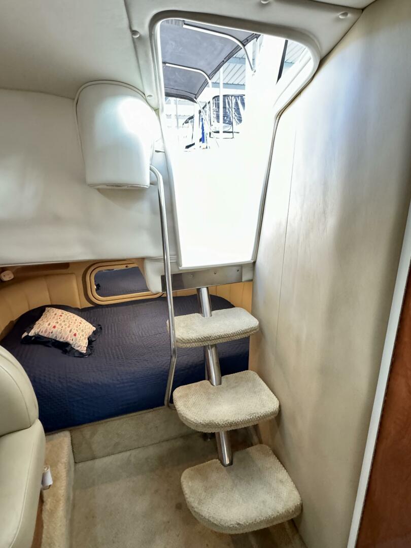 2004 Rinker 342 Fiesta Vee - Image 75