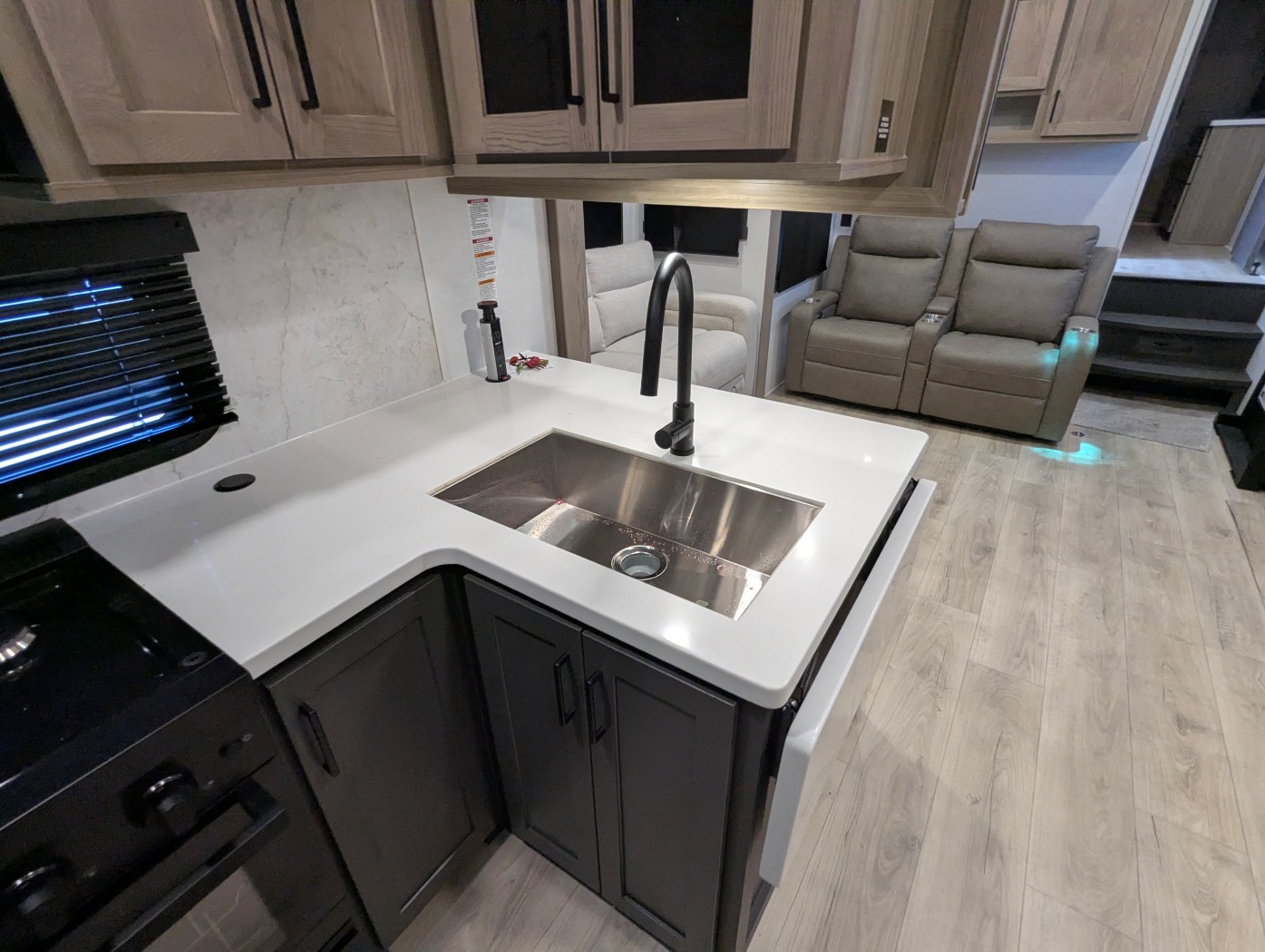 2026 Forest River Rockwood Signature R371RK - Image 34