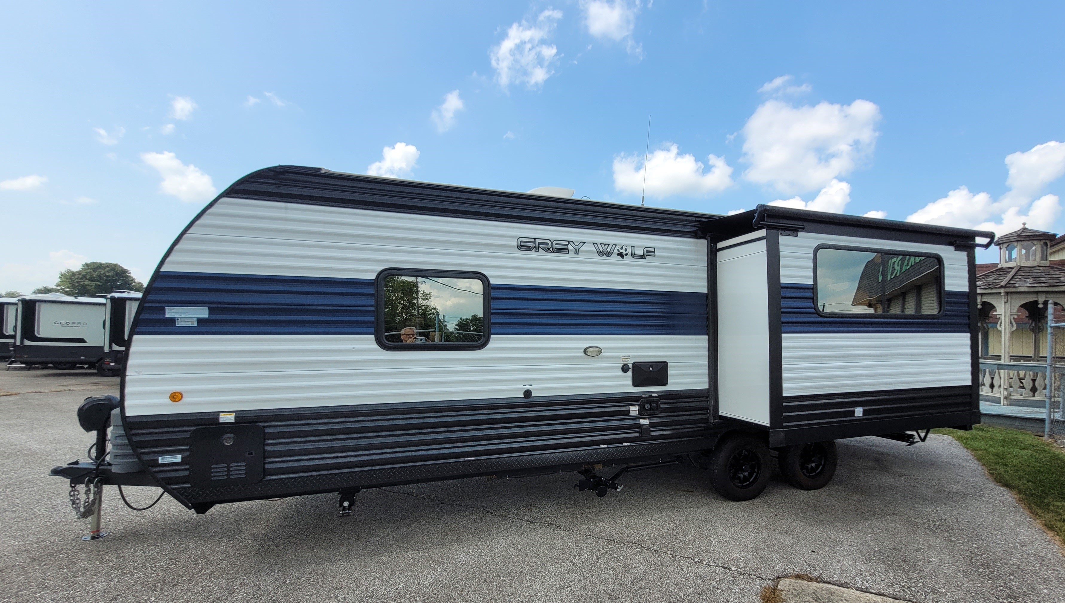 2024 Forest River Cherokee Grey Wolf 23MK - Image 3