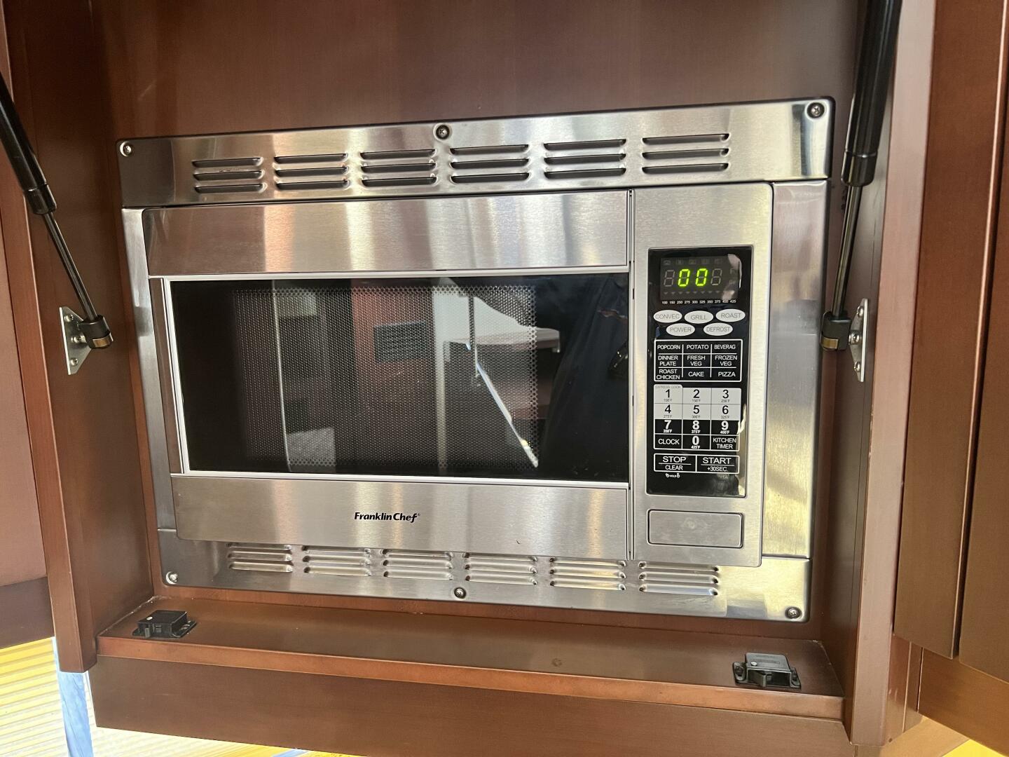 2015 Regal 53 Sport Coupe - Image 33