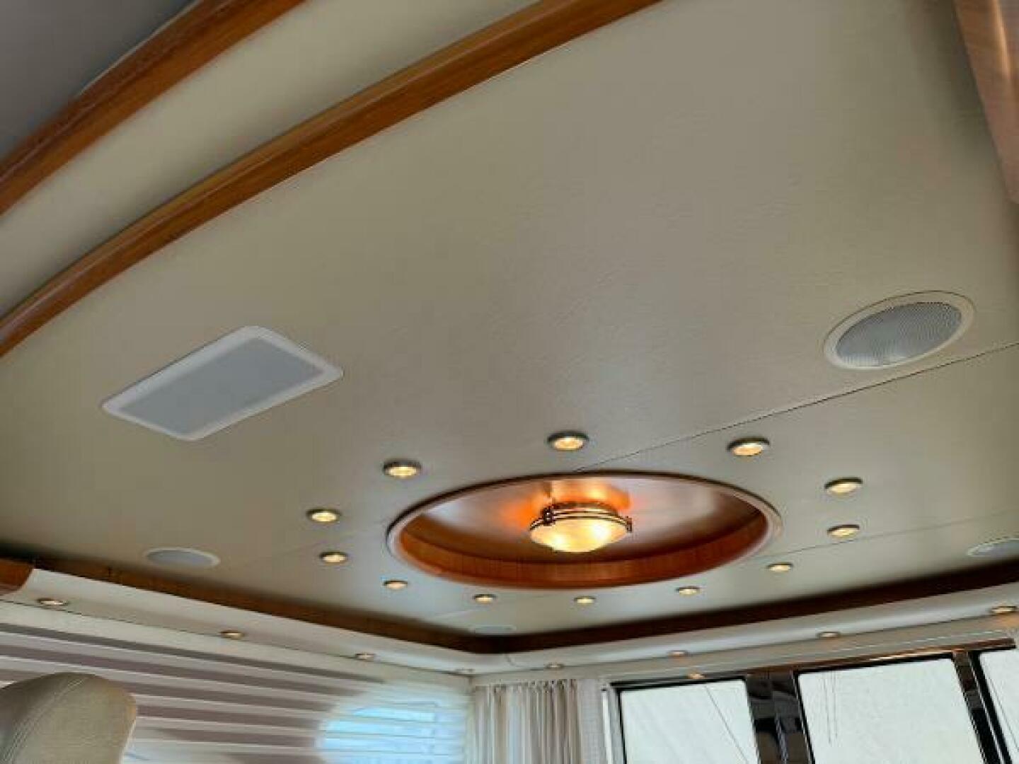 2010 Tiara Yachts 5800 Sovran - Image 39