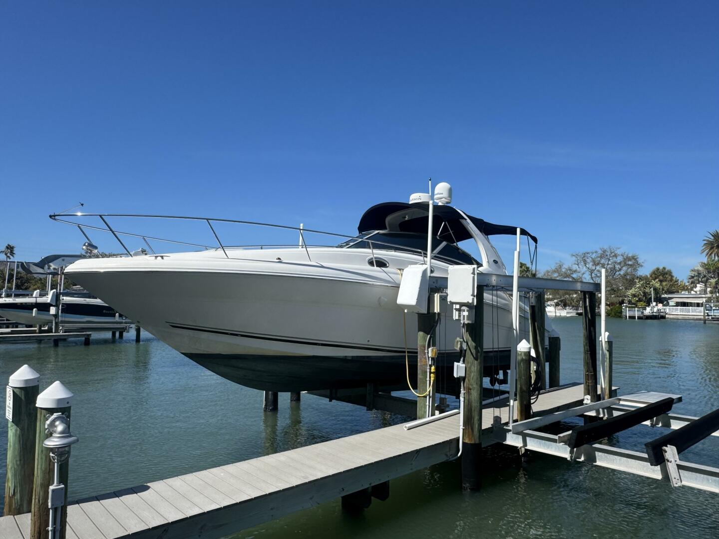 2002 Sea Ray 320 Sundancer - Image 5
