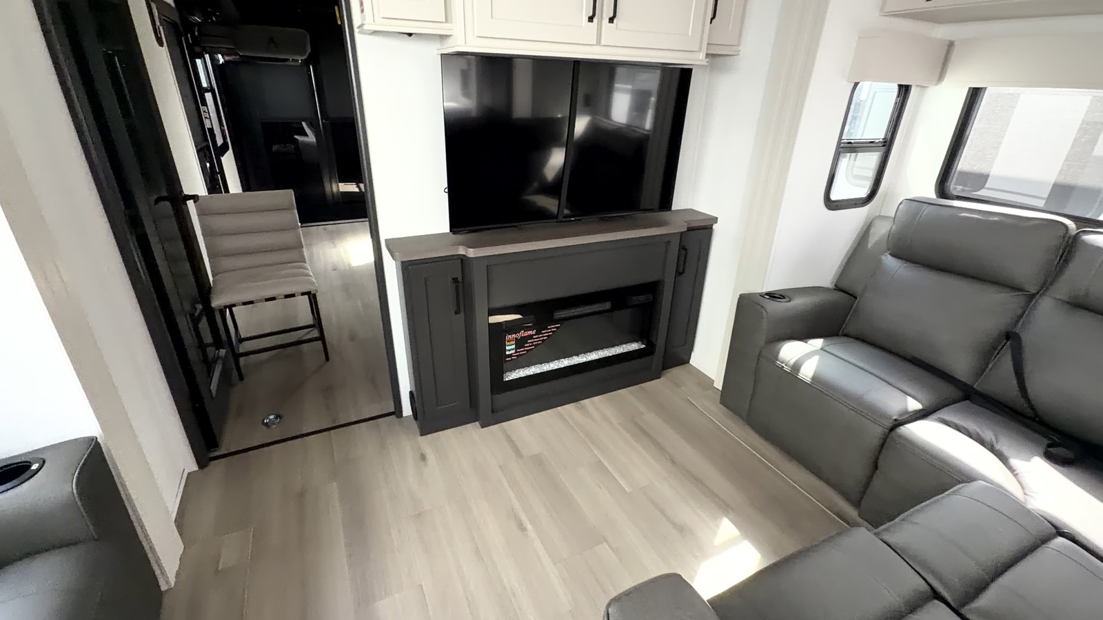 2026 GRAND DESIGN 394G - Image 27