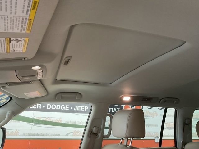 2022 Nissan Armada Utility 4D Platinum AWD - Image 24