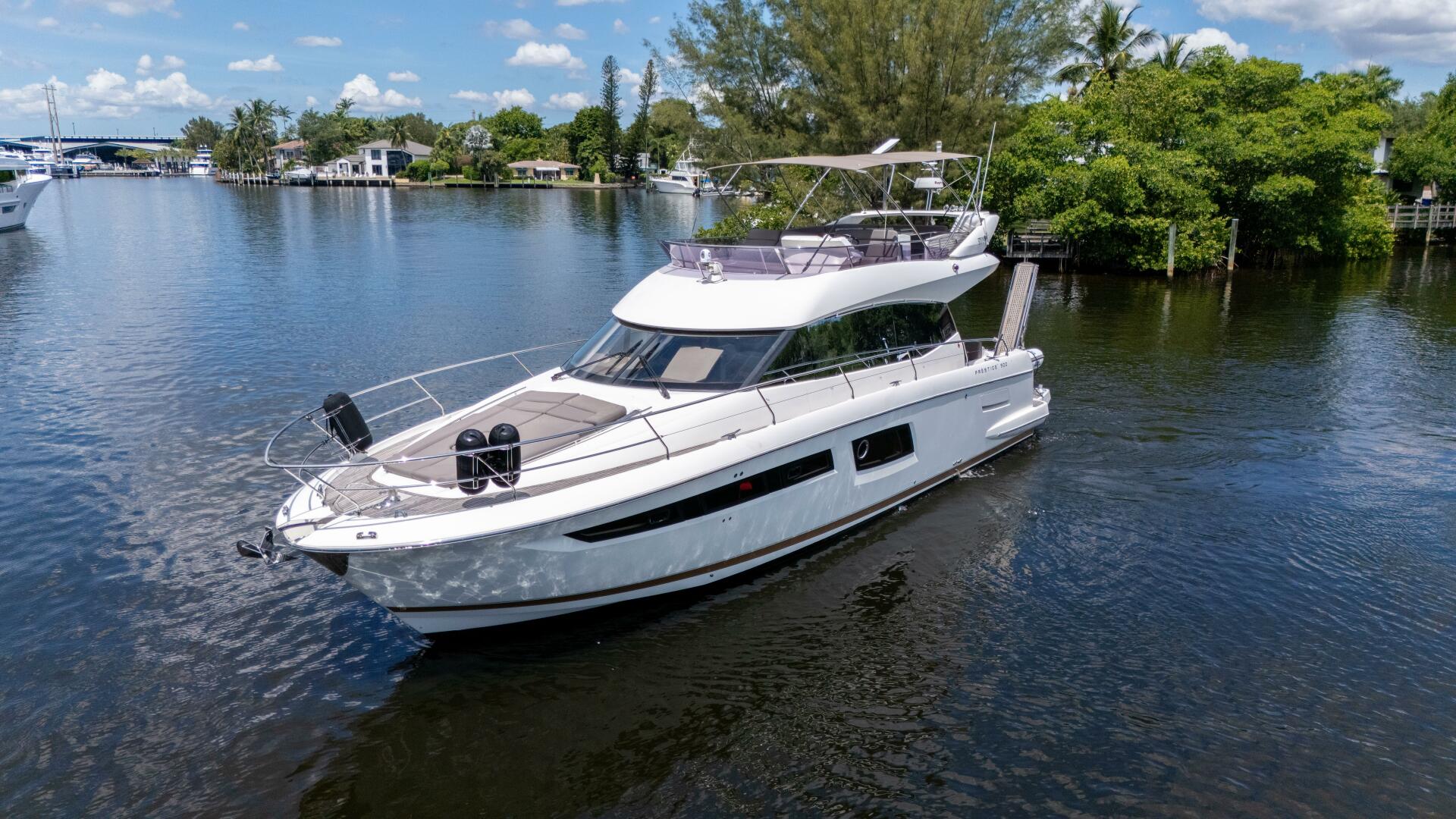 2018 Prestige 500 Flybridge - Image 3
