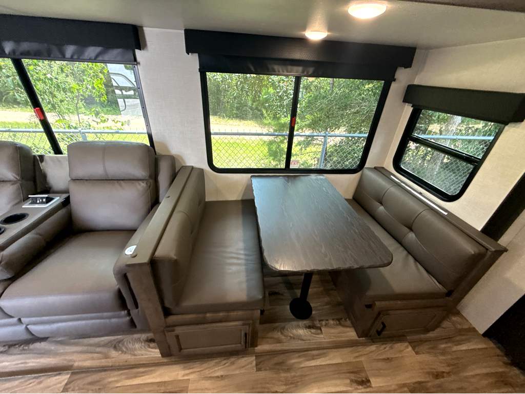 2024 VENTURE RV STRATUS 261VRB - Image 14